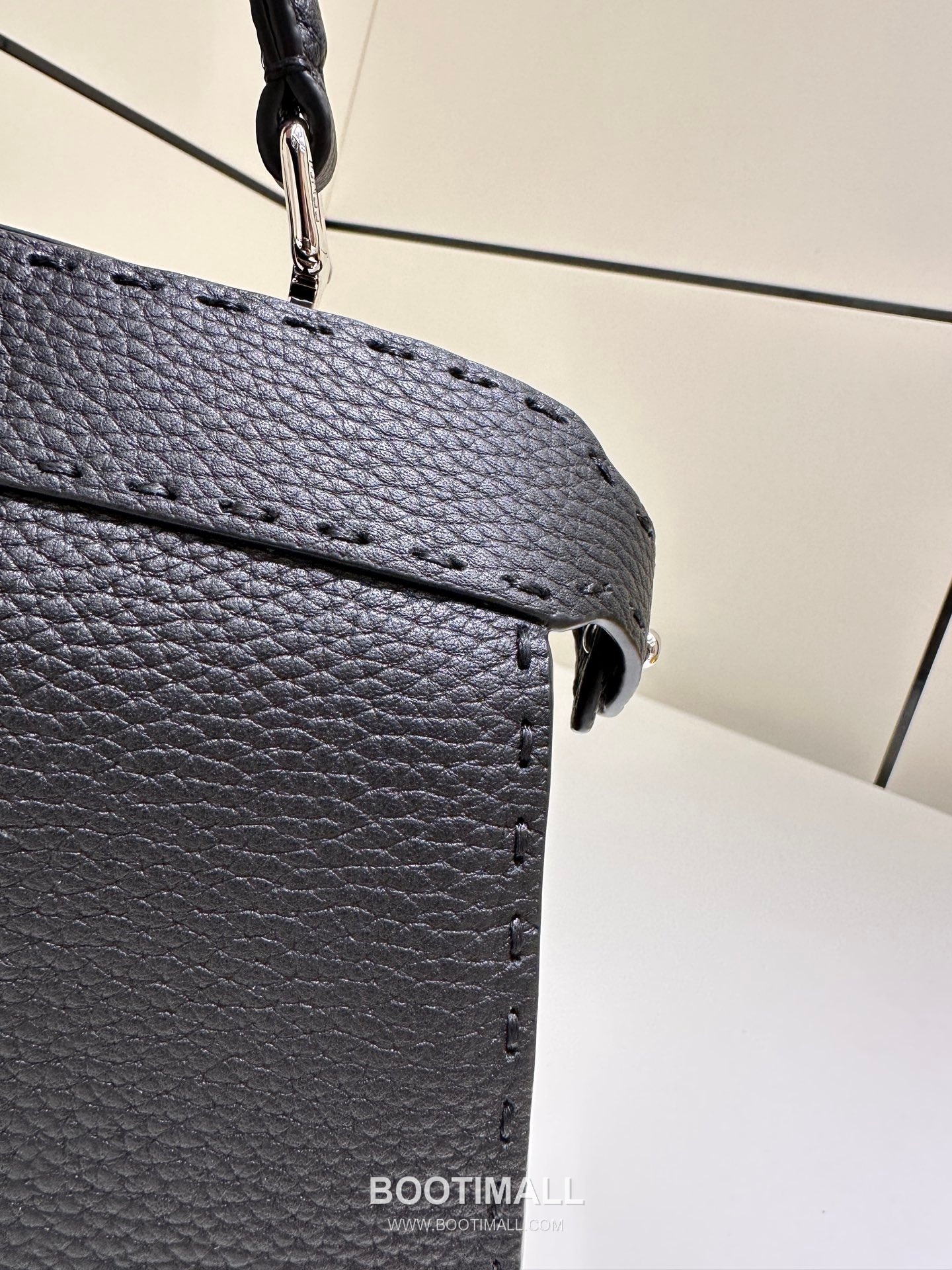 Fendi Peekaboo Small Calfskin Top Handle Bag 펜디 피카부 스몰 송아지가죽 탑핸들백 27cm 8