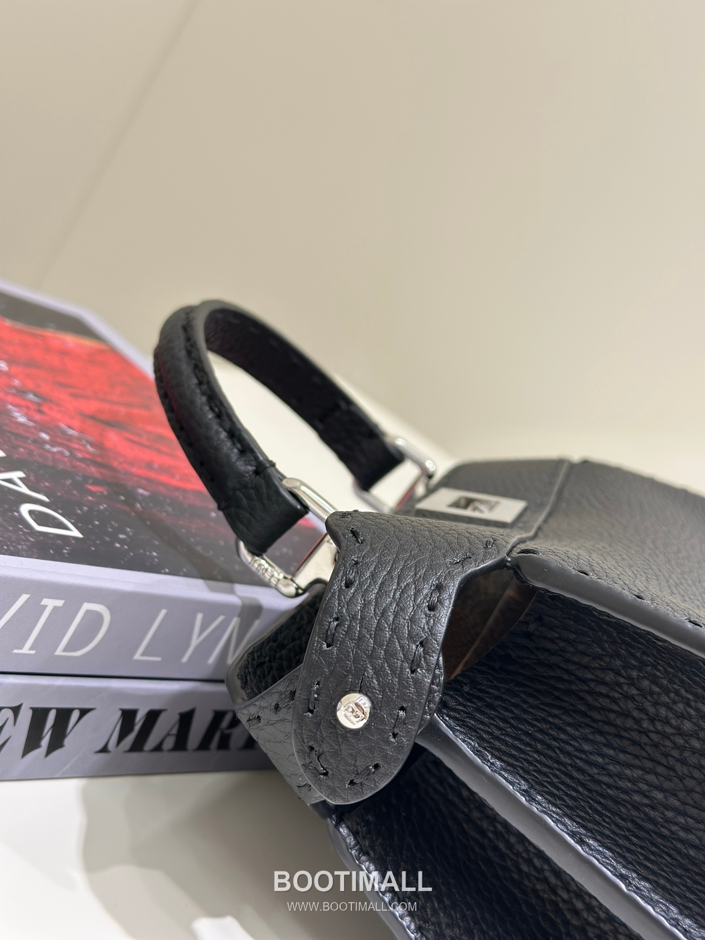 Fendi Peekaboo Small Calfskin Top Handle Bag 펜디 피카부 스몰 송아지가죽 탑핸들백 27cm 10