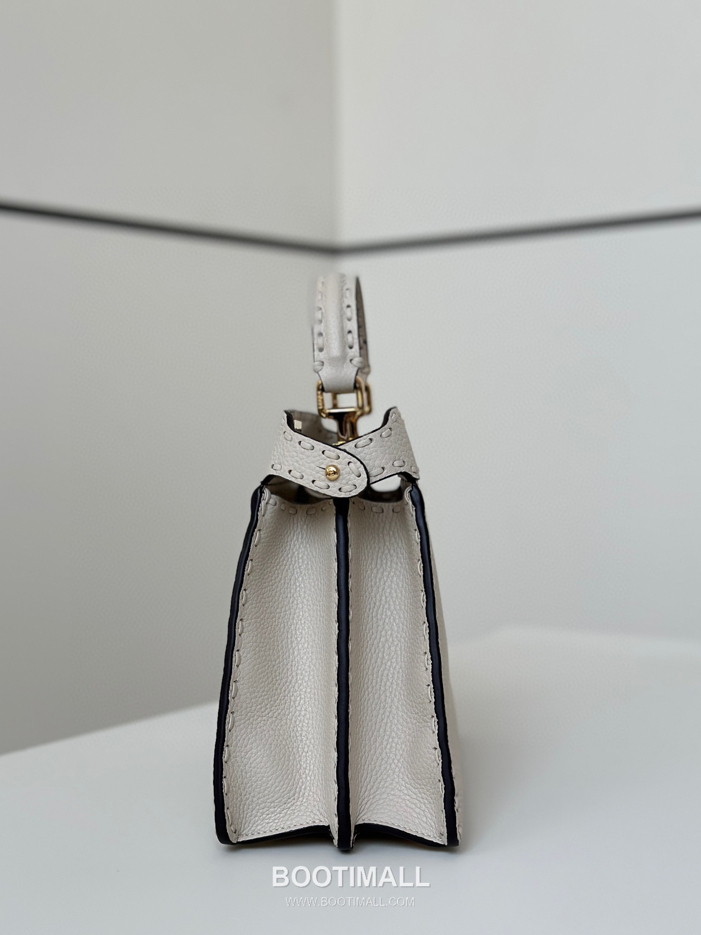 Fendi Peekaboo Small Calfskin Top Handle Bag 펜디 피카부 스몰 카프스킨 탑핸들백 27cm 12