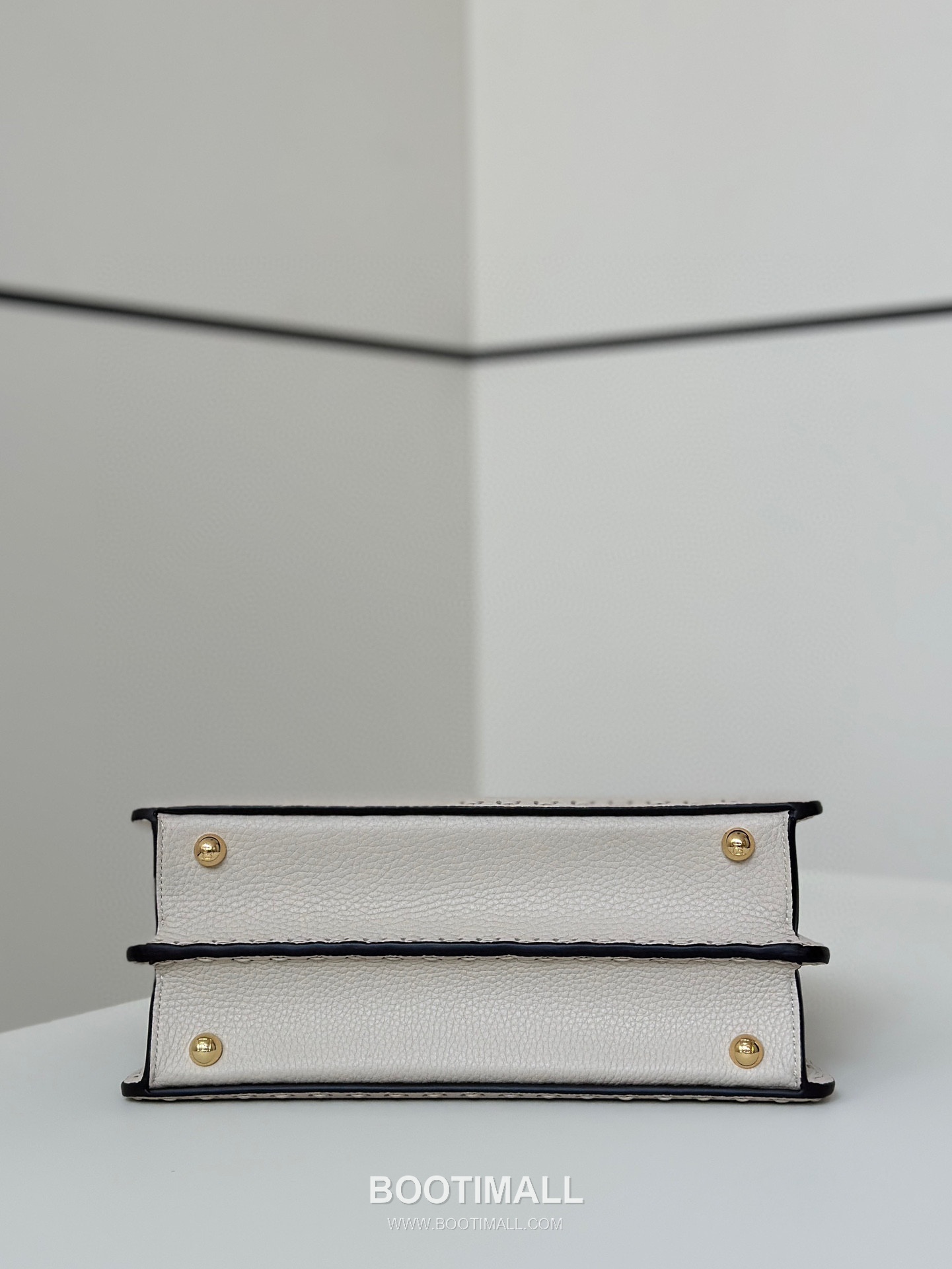 Fendi Peekaboo Small Calfskin Top Handle Bag 펜디 피카부 스몰 카프스킨 탑핸들백 27cm 13