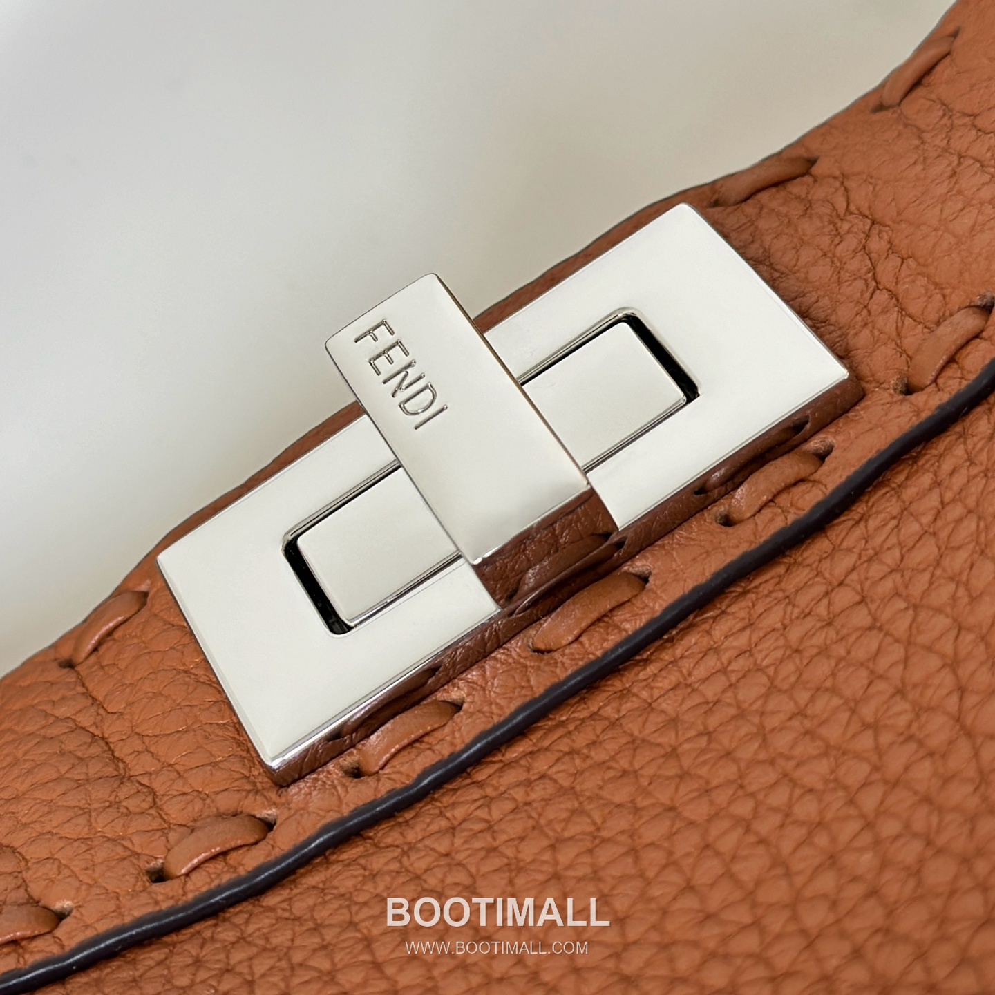 Fendi Peekaboo Small Calfskin Brown Top Handle Bag 펜디 피카부 스몰 80133 카프스킨 브라운 탑핸들백 27cm 9