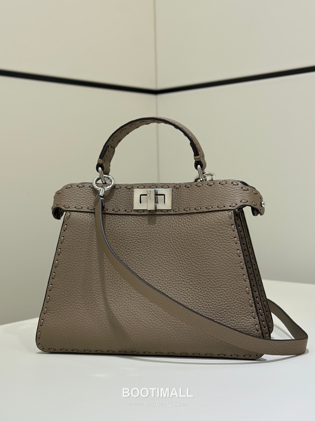 Fendi Peekaboo Small Calfskin Top Handle Bag 펜디 피카부 스몰 카프스킨 탑핸들백 27cm 4