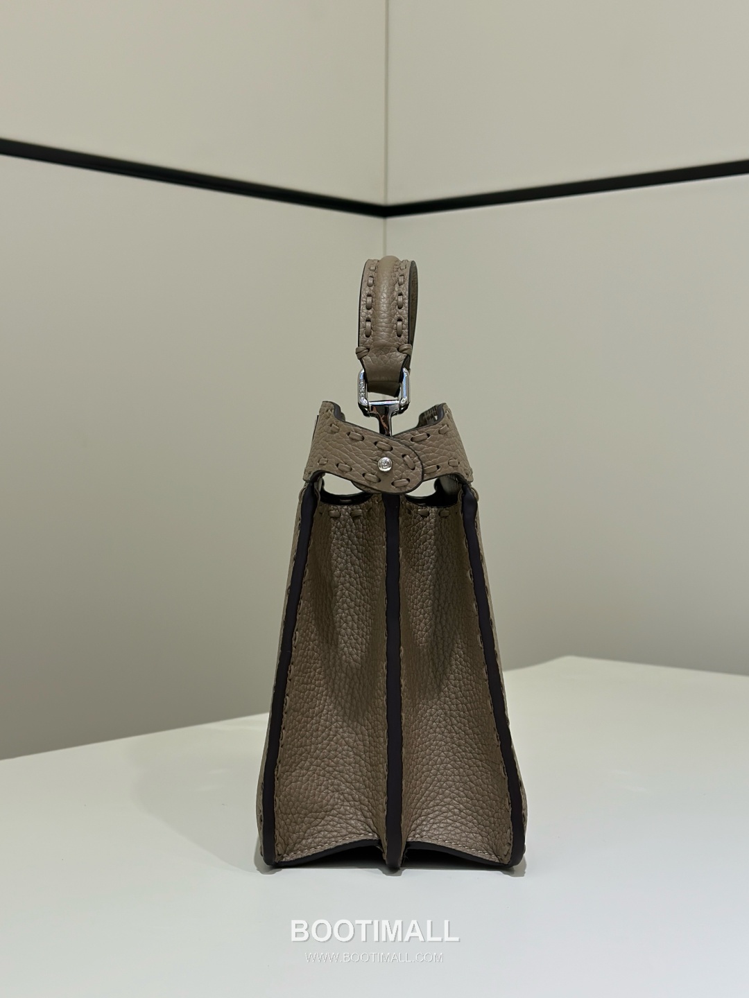 Fendi Peekaboo Small Calfskin Top Handle Bag 펜디 피카부 스몰 카프스킨 탑핸들백 27cm 5