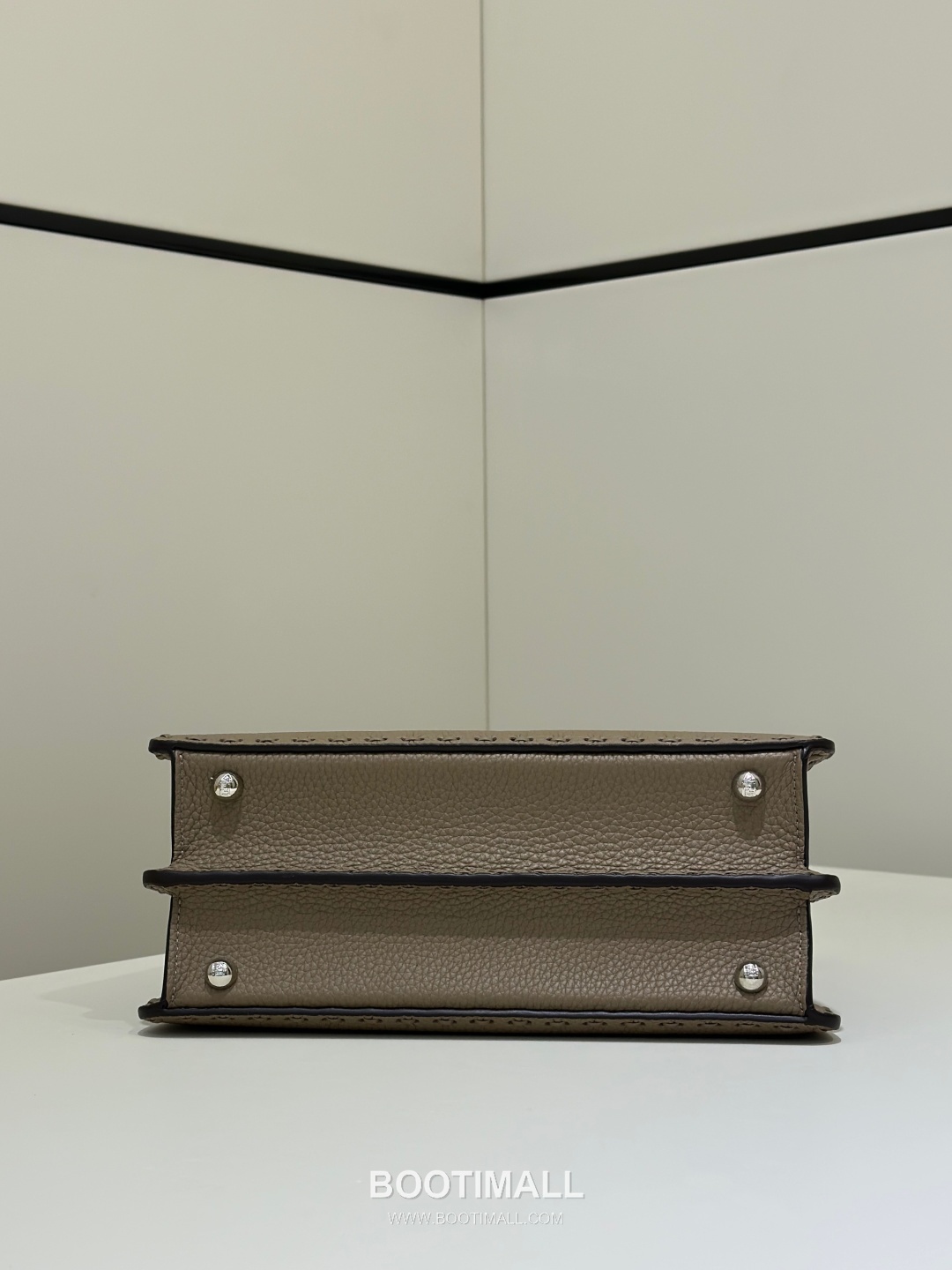 Fendi Peekaboo Small Calfskin Top Handle Bag 펜디 피카부 스몰 카프스킨 탑핸들백 27cm 6