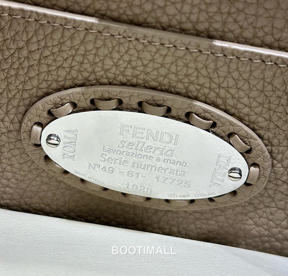 Fendi Peekaboo Small Calfskin Top Handle Bag 펜디 피카부 스몰 카프스킨 탑핸들백 27cm 9