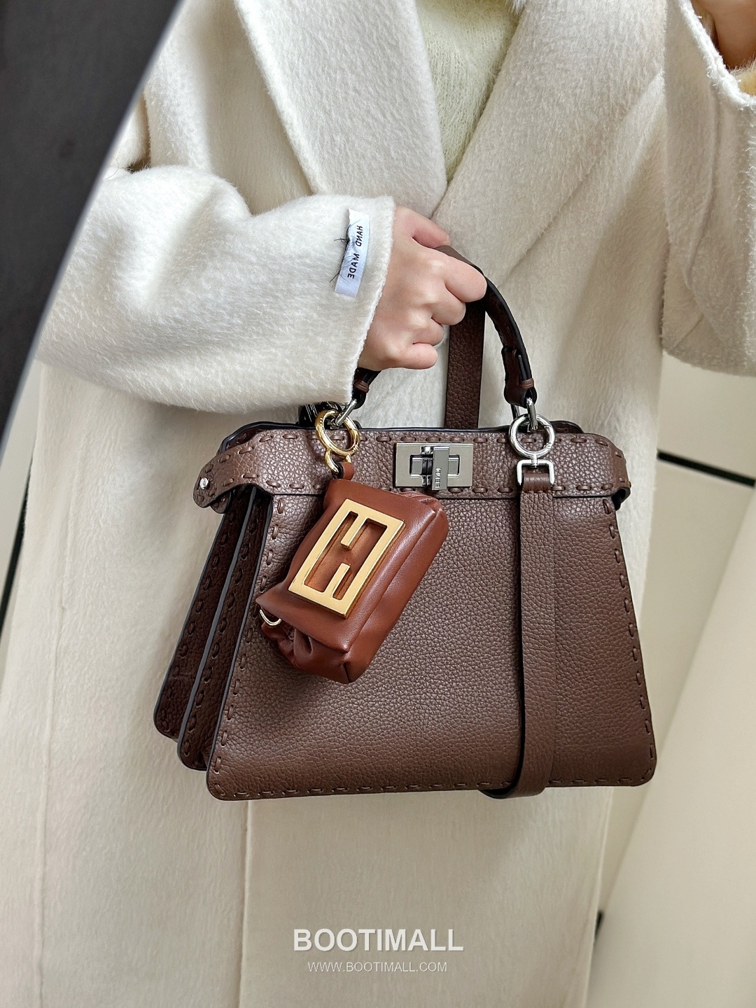 Fendi Peekaboo Small Calfskin Top Handle Bag 펜디 피카부 스몰 송아지가죽 탑핸들백 27cm 2