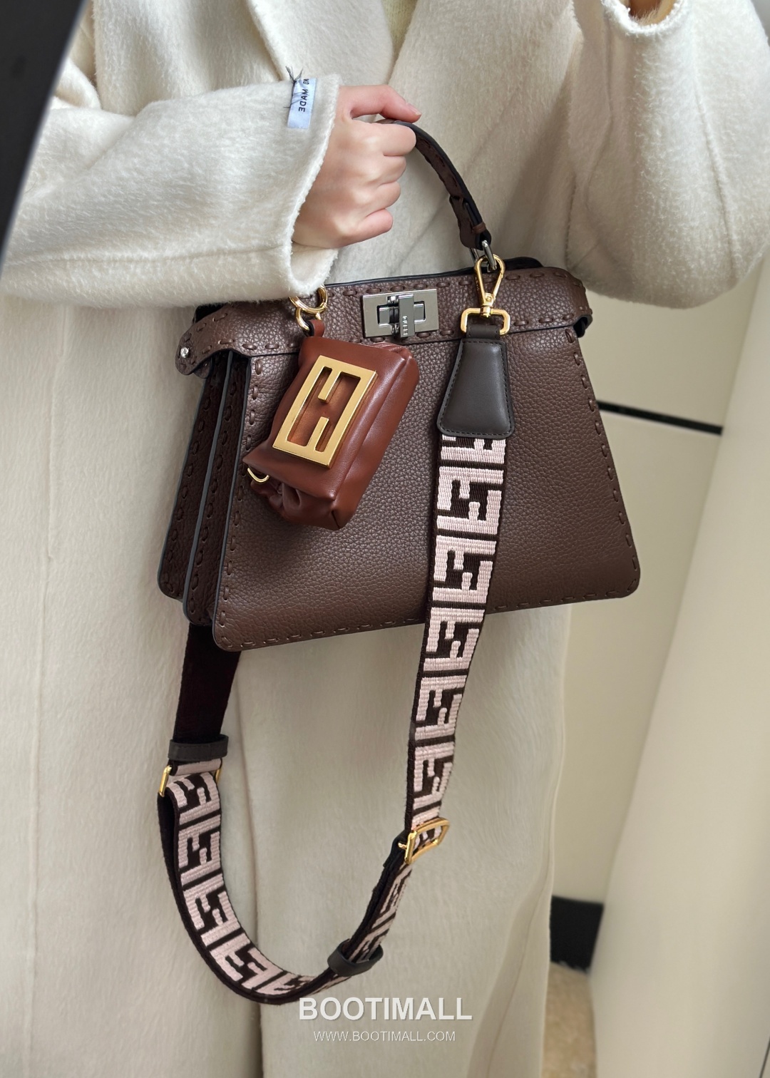 Fendi Peekaboo Small Calfskin Top Handle Bag 펜디 피카부 스몰 송아지가죽 탑핸들백 27cm 3
