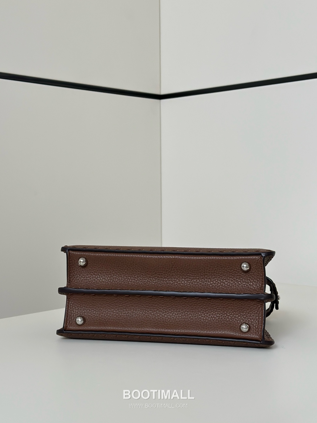 Fendi Peekaboo Small Calfskin Top Handle Bag 펜디 피카부 스몰 송아지가죽 탑핸들백 27cm 7