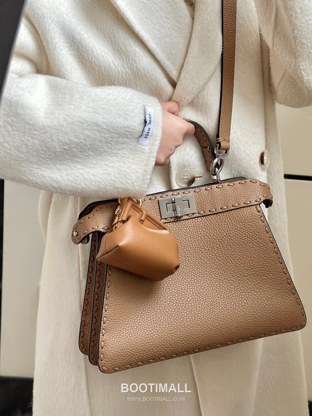 Fendi Peekaboo Small Calfskin Top Handle Bag 펜디 피카부 스몰 송아지가죽 탑핸들백 27cm 1