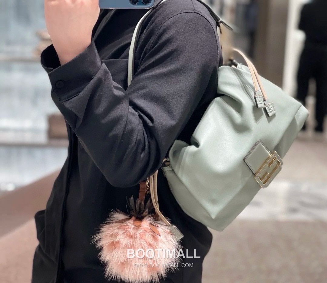 Fendi Mamma Baguette Large Lambskin Green Shoulder Bag 펜디 맘마 바게트 라지 램스킨 그린 숄더백 32cm 2