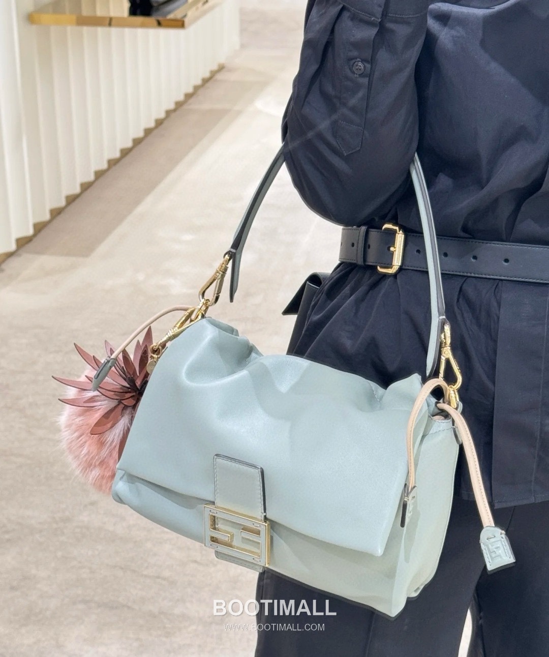 Fendi Mamma Baguette Large Lambskin Green Shoulder Bag 펜디 맘마 바게트 라지 램스킨 그린 숄더백 32cm 4