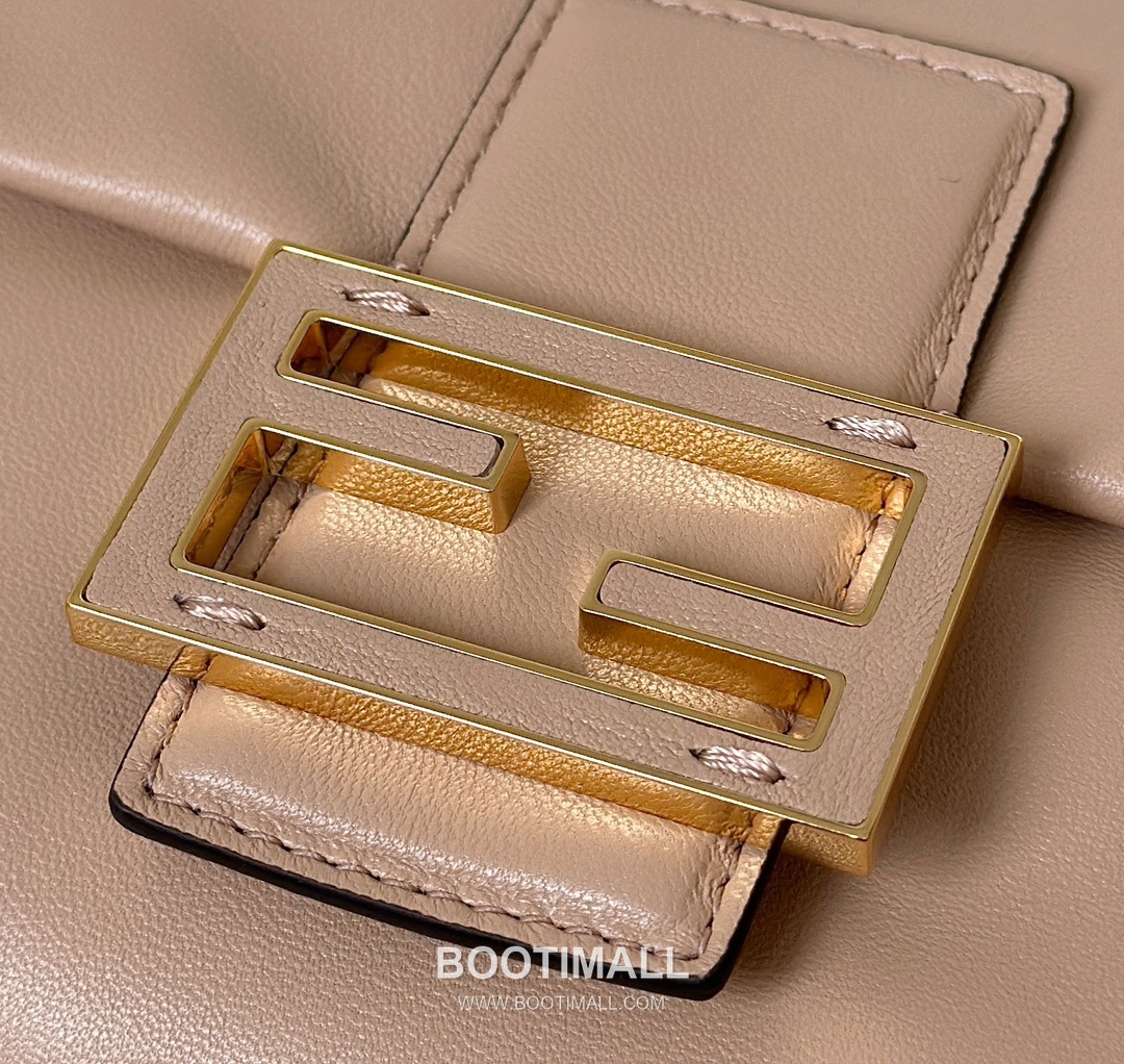 Fendi Mamma Baguette Large Lambskin Green Shoulder Bag 펜디 맘마 바게트 라지 램스킨 그린 숄더백 32cm 5