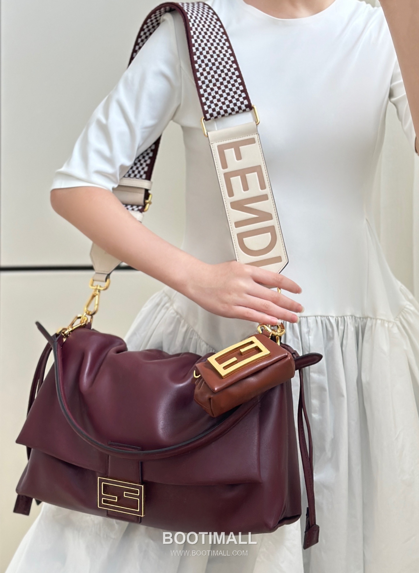 Fendi Mamma Baguette Large Lambskin Shoulder Bag 펜디 맘마 바게트 라지 램스킨 숄더백 32cm 3