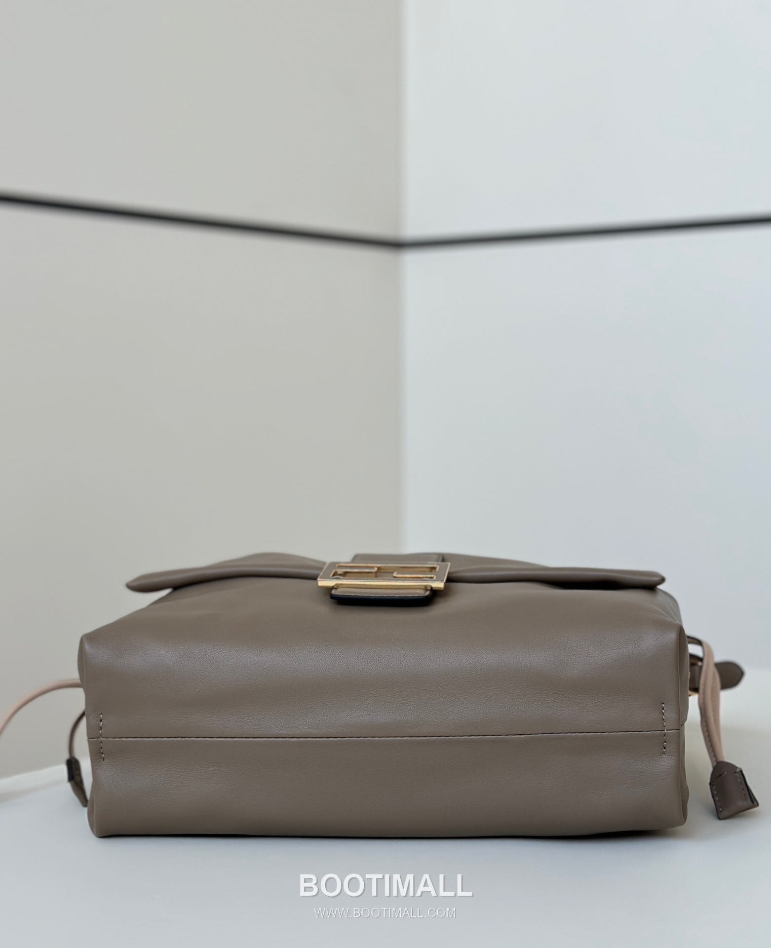 Fendi Mamma Baguette Large Lambskin Green Shoulder Bag 펜디 맘마 바게트 라지 램스킨 그린 숄더백 32cm 9