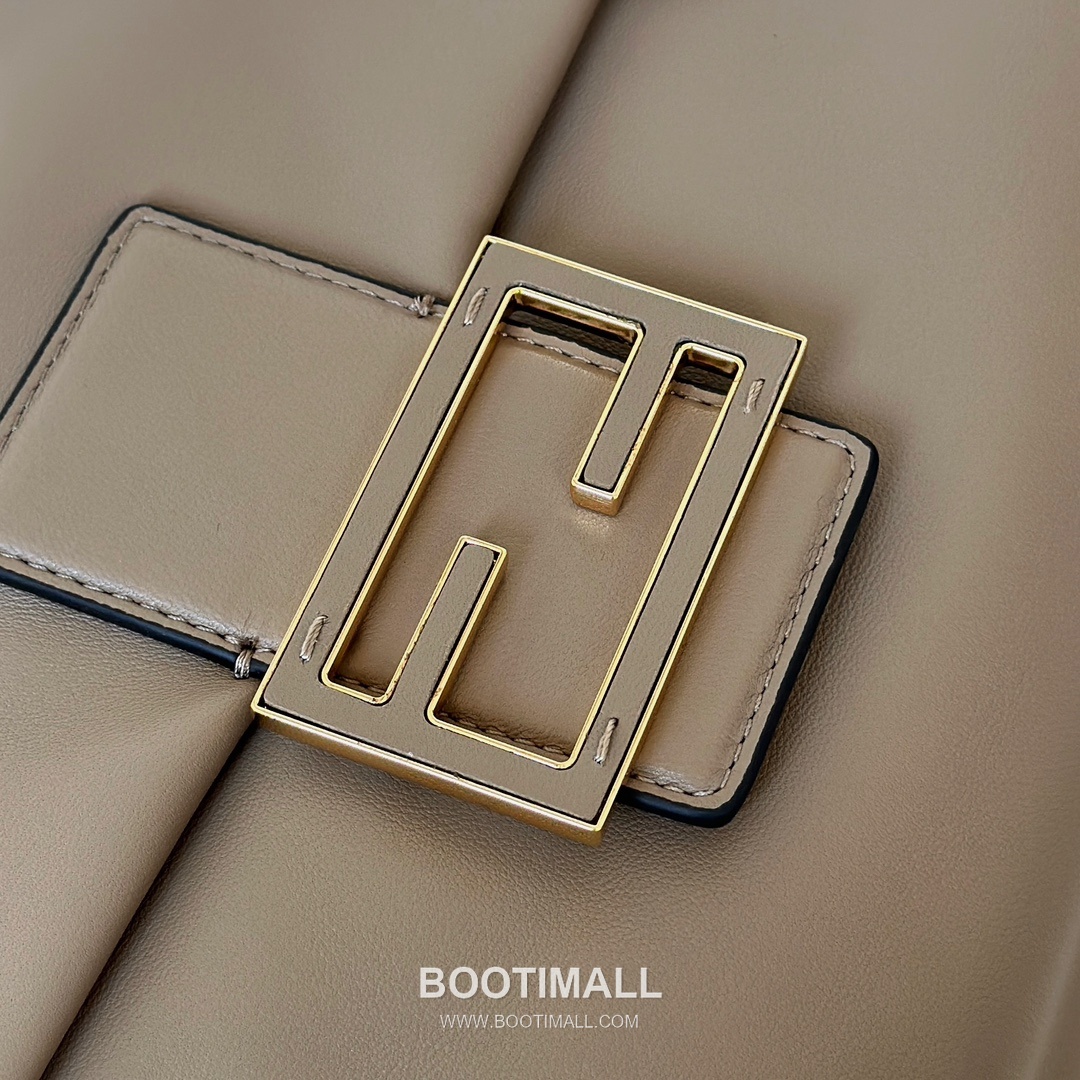 Fendi Mamma Baguette Large Lambskin Green Shoulder Bag 펜디 맘마 바게트 라지 램스킨 그린 숄더백 32cm 10