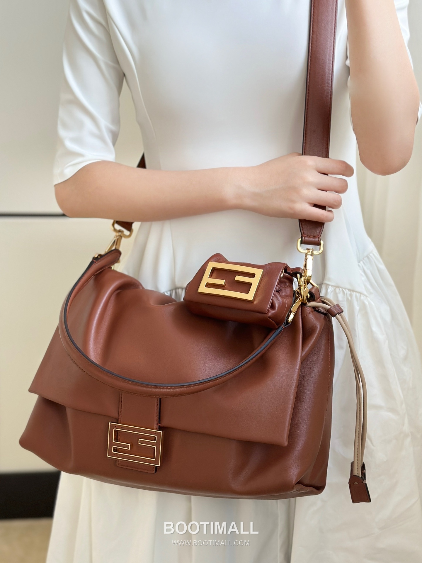 Fendi Mamma Baguette Large Lambskin Green Shoulder Bag 펜디 맘마 바게트 라지 램스킨 그린 숄더백 32cm 2