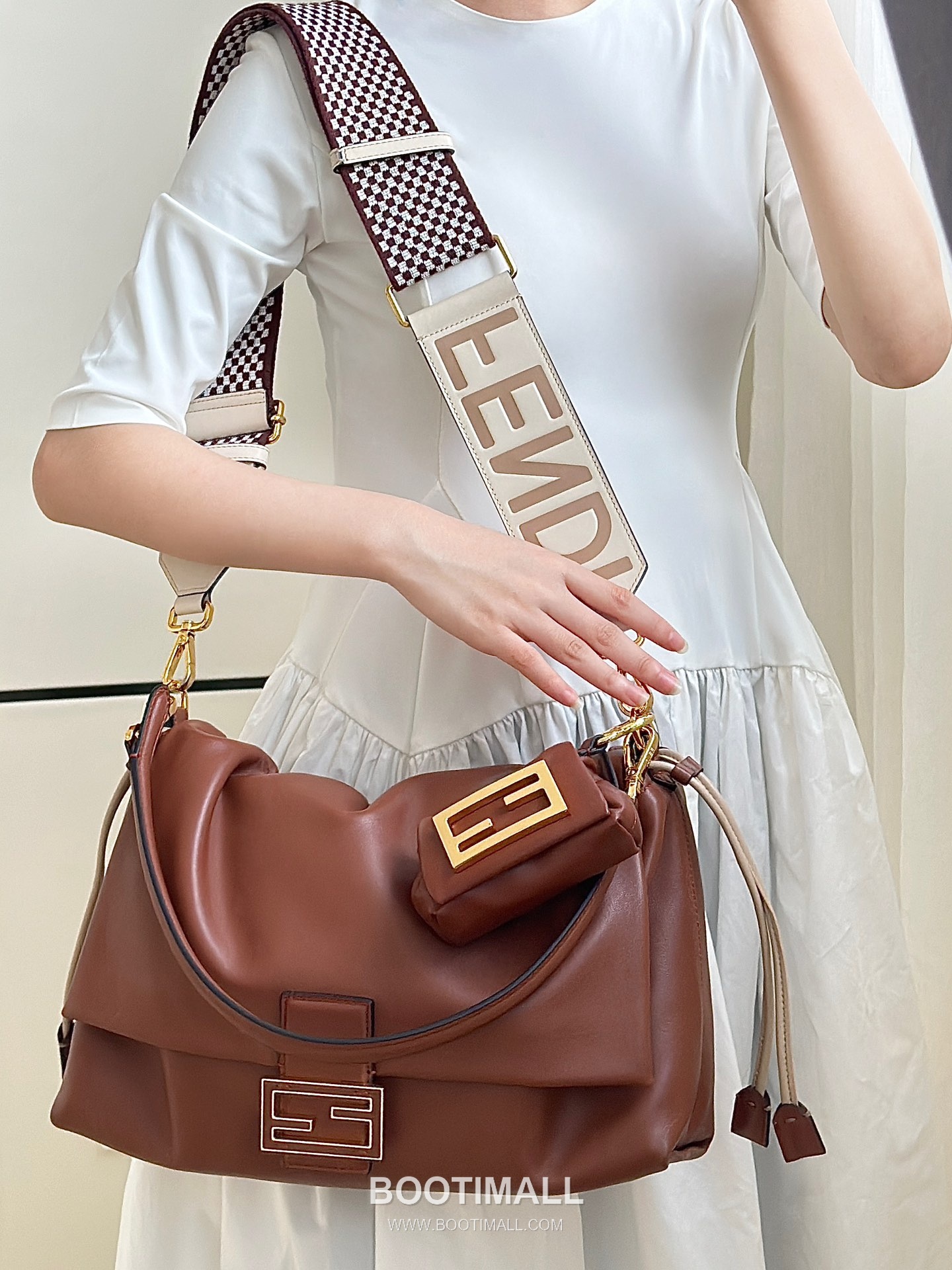 Fendi Mamma Baguette Large Lambskin Green Shoulder Bag 펜디 맘마 바게트 라지 램스킨 그린 숄더백 32cm 3