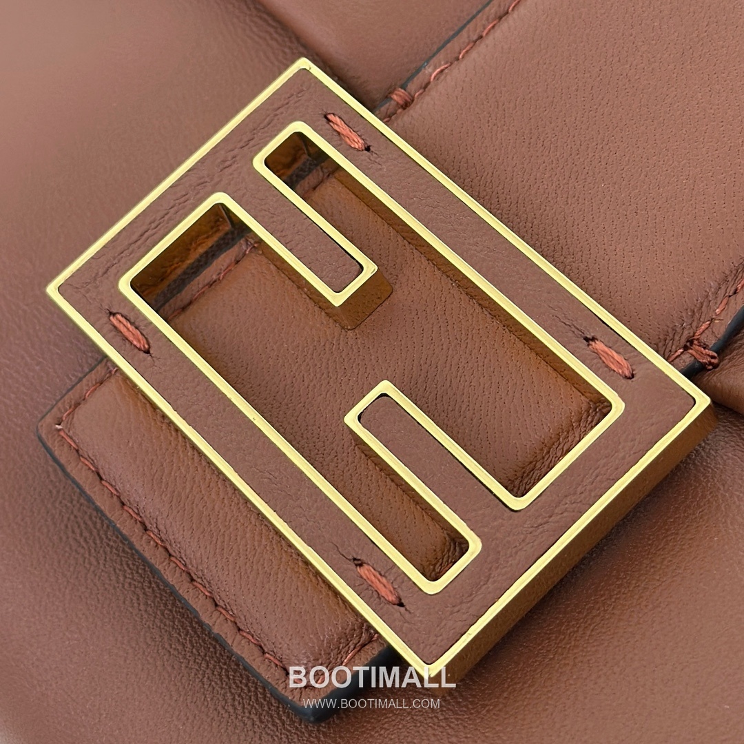 Fendi Mamma Baguette Large Lambskin Green Shoulder Bag 펜디 맘마 바게트 라지 램스킨 그린 숄더백 32cm 9