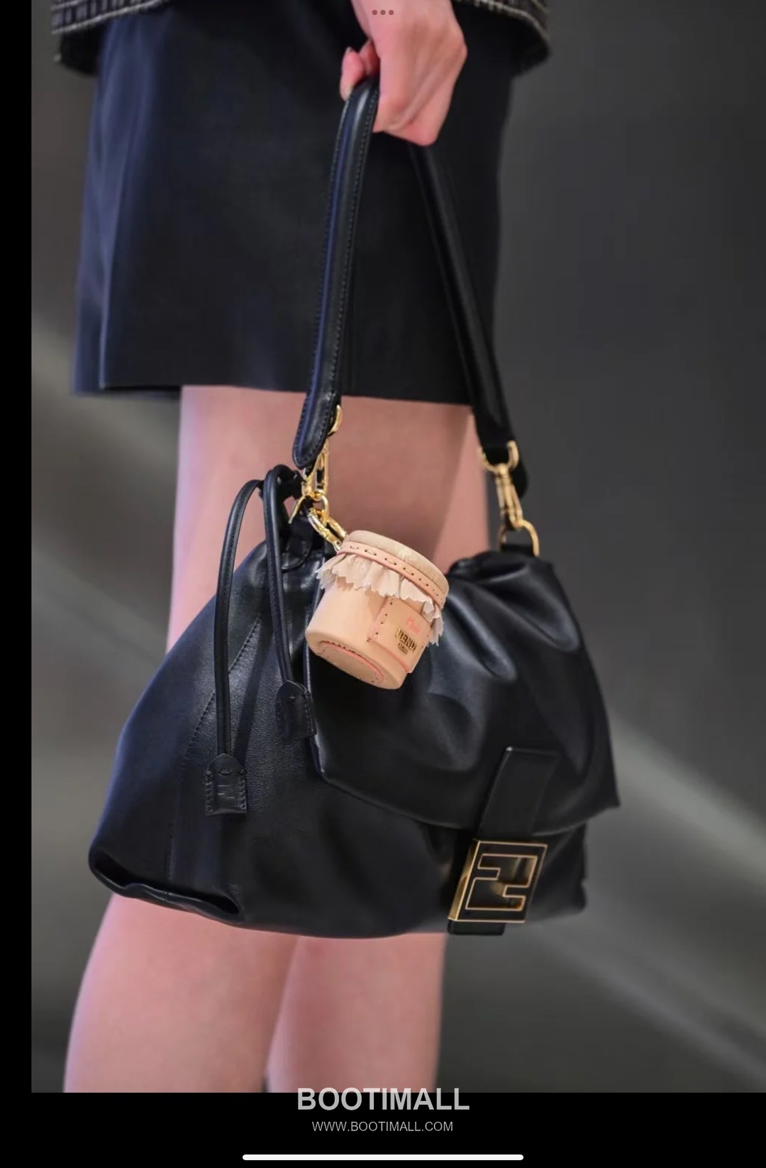 Fendi Mamma Baguette Large Lambskin Green Shoulder Bag 펜디 맘마 바게트 라지 램스킨 그린 숄더백 32cm 20