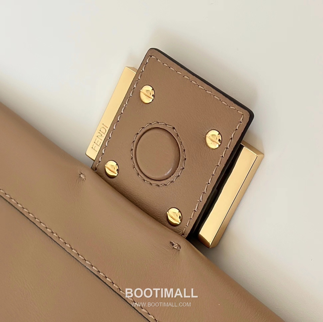 Fendi Mamma Baguette Large Lambskin Green Shoulder Bag 펜디 맘마 바게트 라지 램스킨 그린 숄더백 32cm 11