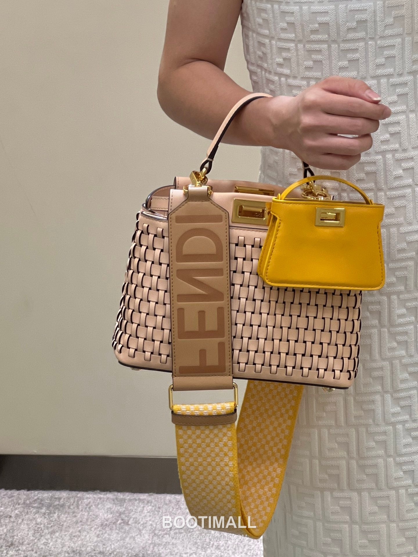Fendi Peekaboo Woven Lambskin Top Handle Bag 펜디 피카부 위빙 램스킨 탑핸들백 24cm 5