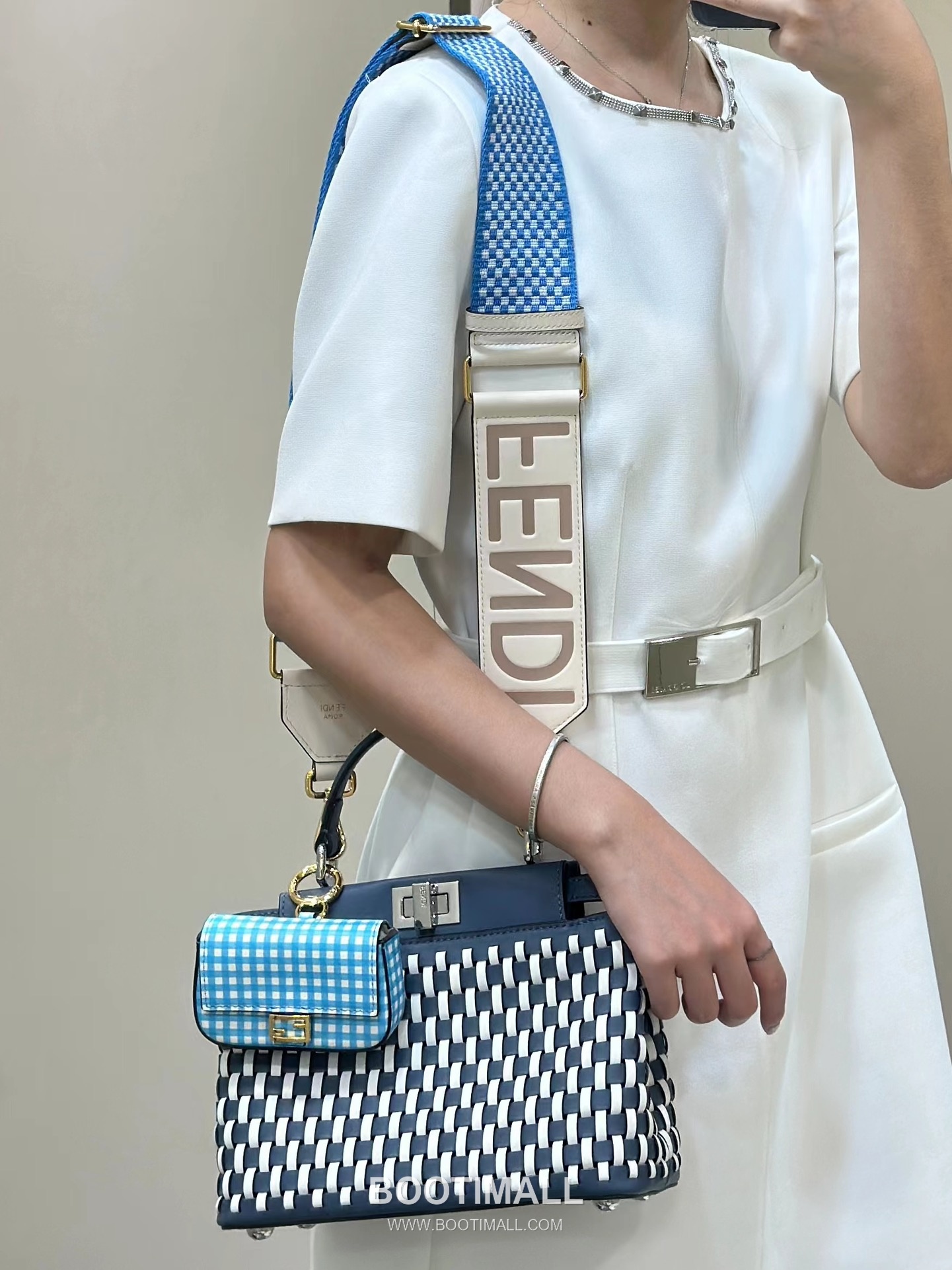 Fendi Iconic Peekaboo Small Woven Calf Leather Blue Top Handle Bag 펜디 아이코닉 피카부 스몰 위븐 카프 레더 블루 탑핸들백 24cm 5