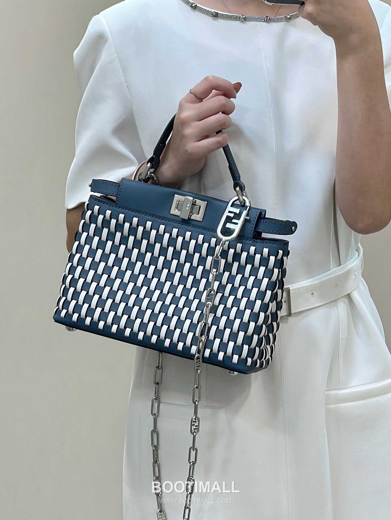Fendi Iconic Peekaboo Small Woven Calf Leather Blue Top Handle Bag 펜디 아이코닉 피카부 스몰 위븐 카프 레더 블루 탑핸들백 24cm 6