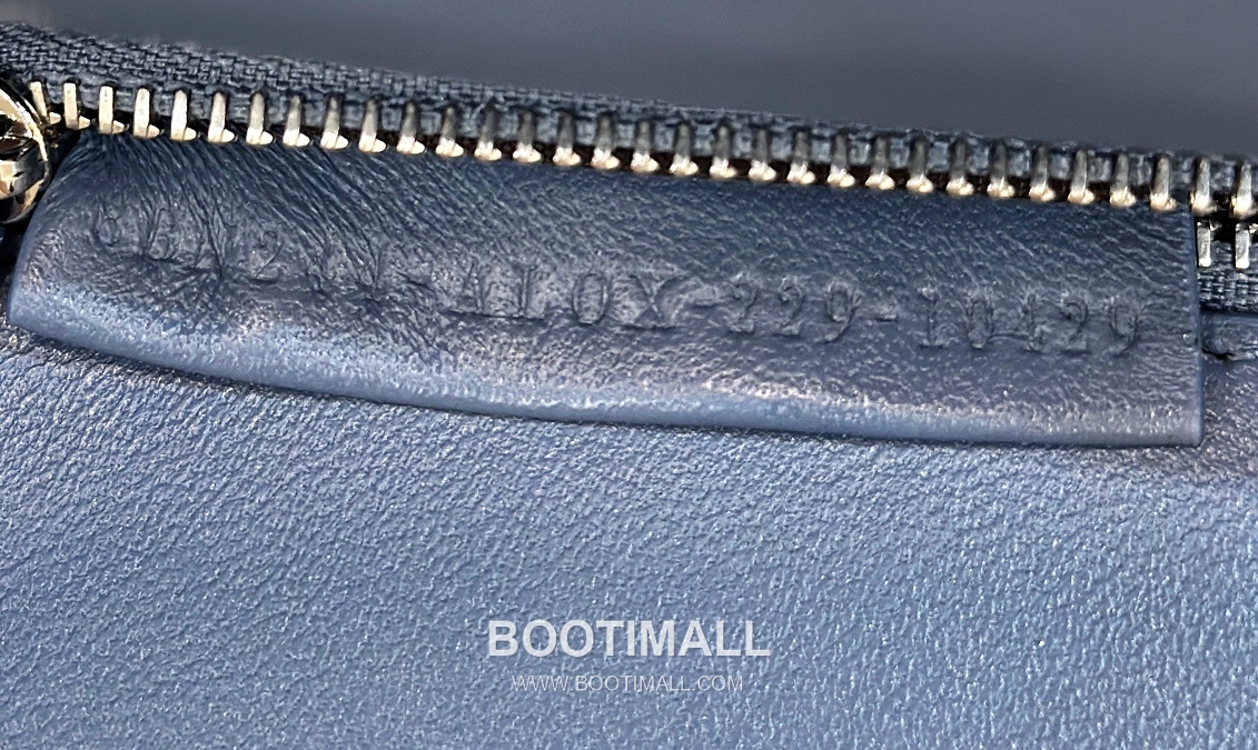 Fendi Iconic Peekaboo Small Woven Calf Leather Blue Top Handle Bag 펜디 아이코닉 피카부 스몰 위븐 카프 레더 블루 탑핸들백 24cm 13