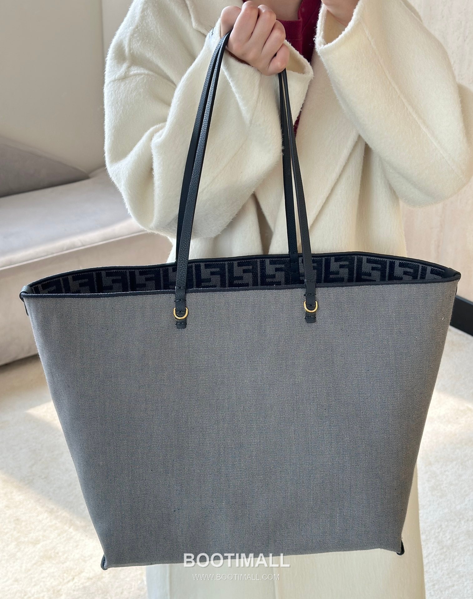 Fendi Roll Reversible FF Denim Blue Tote Bag 펜디 롤 리버서블 FF 데님 블루 토트백 35cm 5