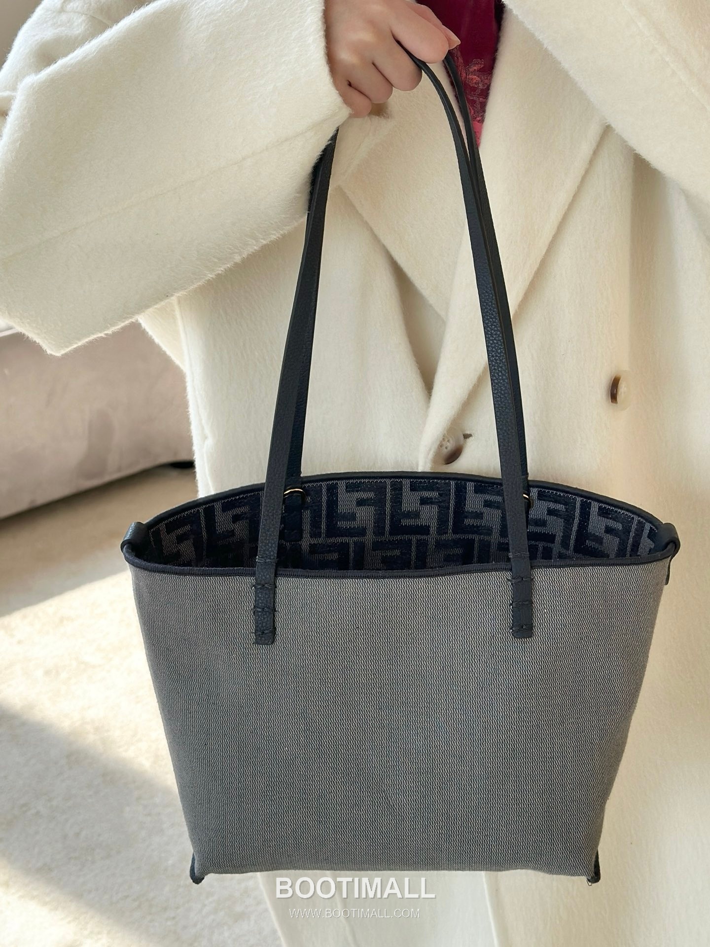 Fendi Roll Reversible FF Denim Blue Tote Bag 펜디 롤 리버서블 FF 데님 블루 토트백 24cm 4