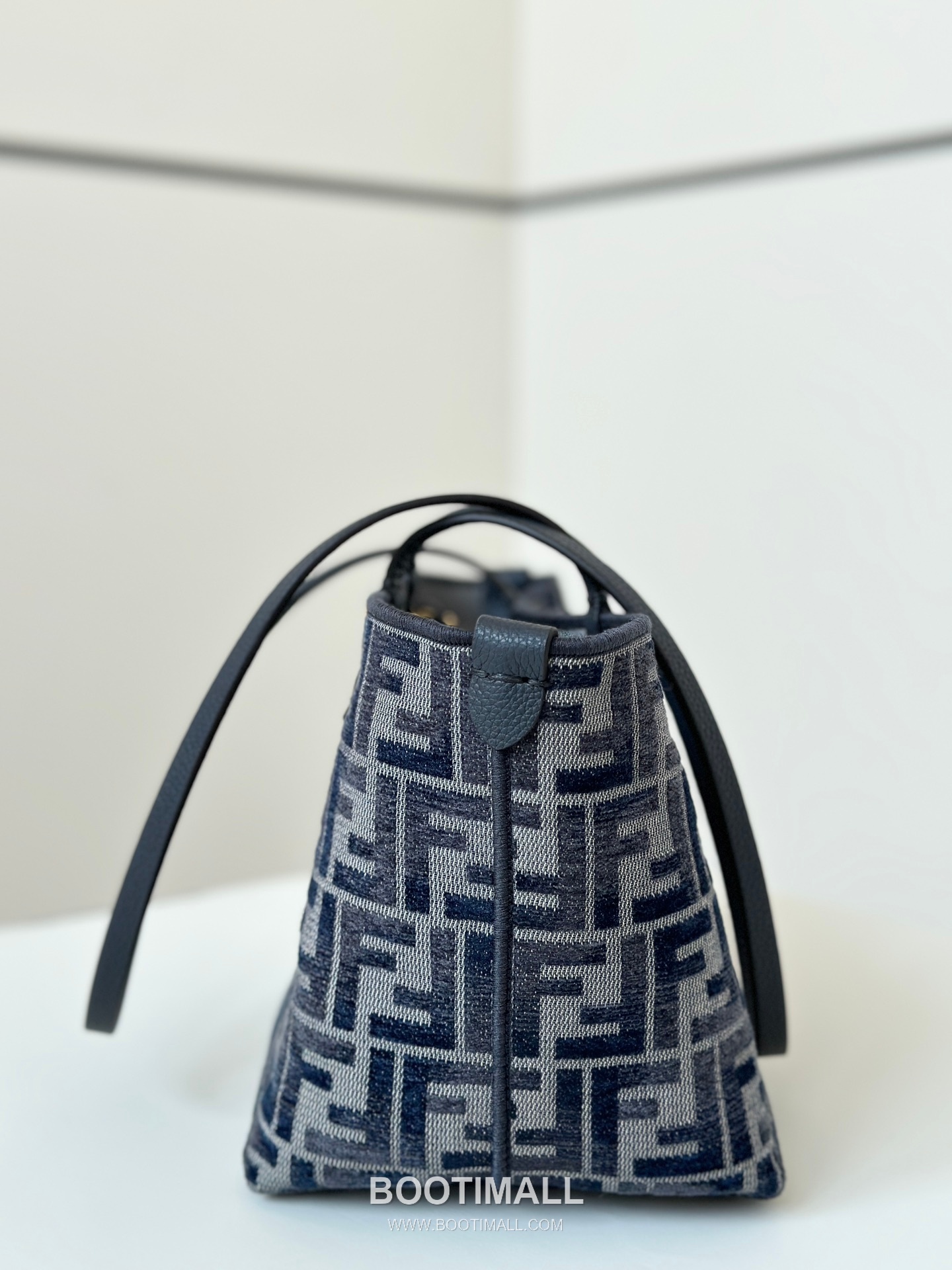 Fendi Roll Reversible FF Denim Blue Tote Bag 펜디 롤 리버서블 FF 데님 블루 토트백 24cm 7