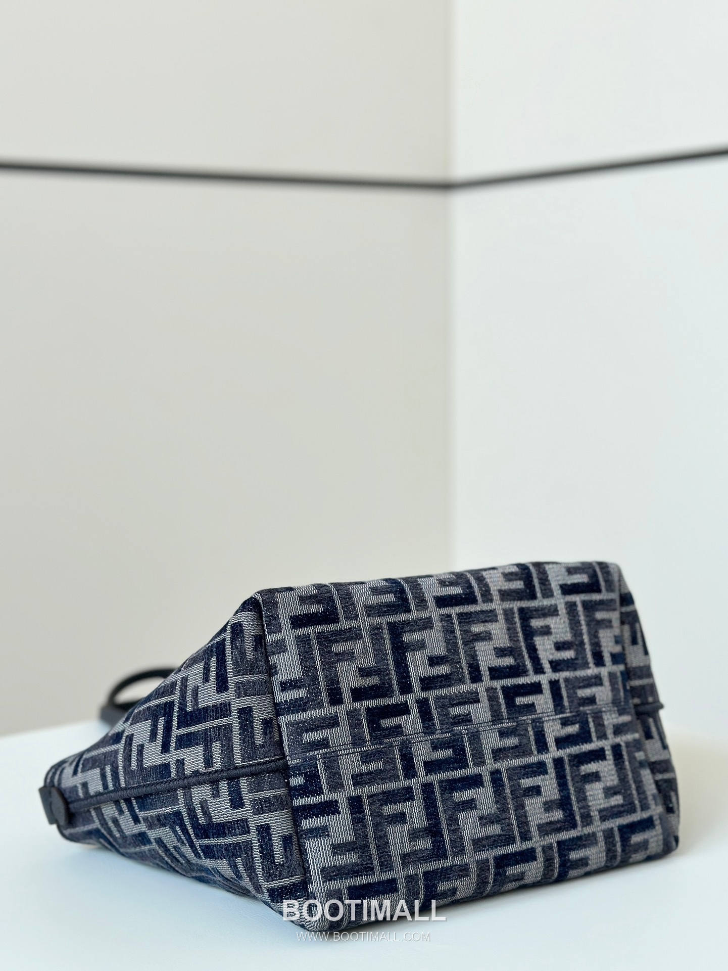 Fendi Roll Reversible FF Denim Blue Tote Bag 펜디 롤 리버서블 FF 데님 블루 토트백 24cm 8