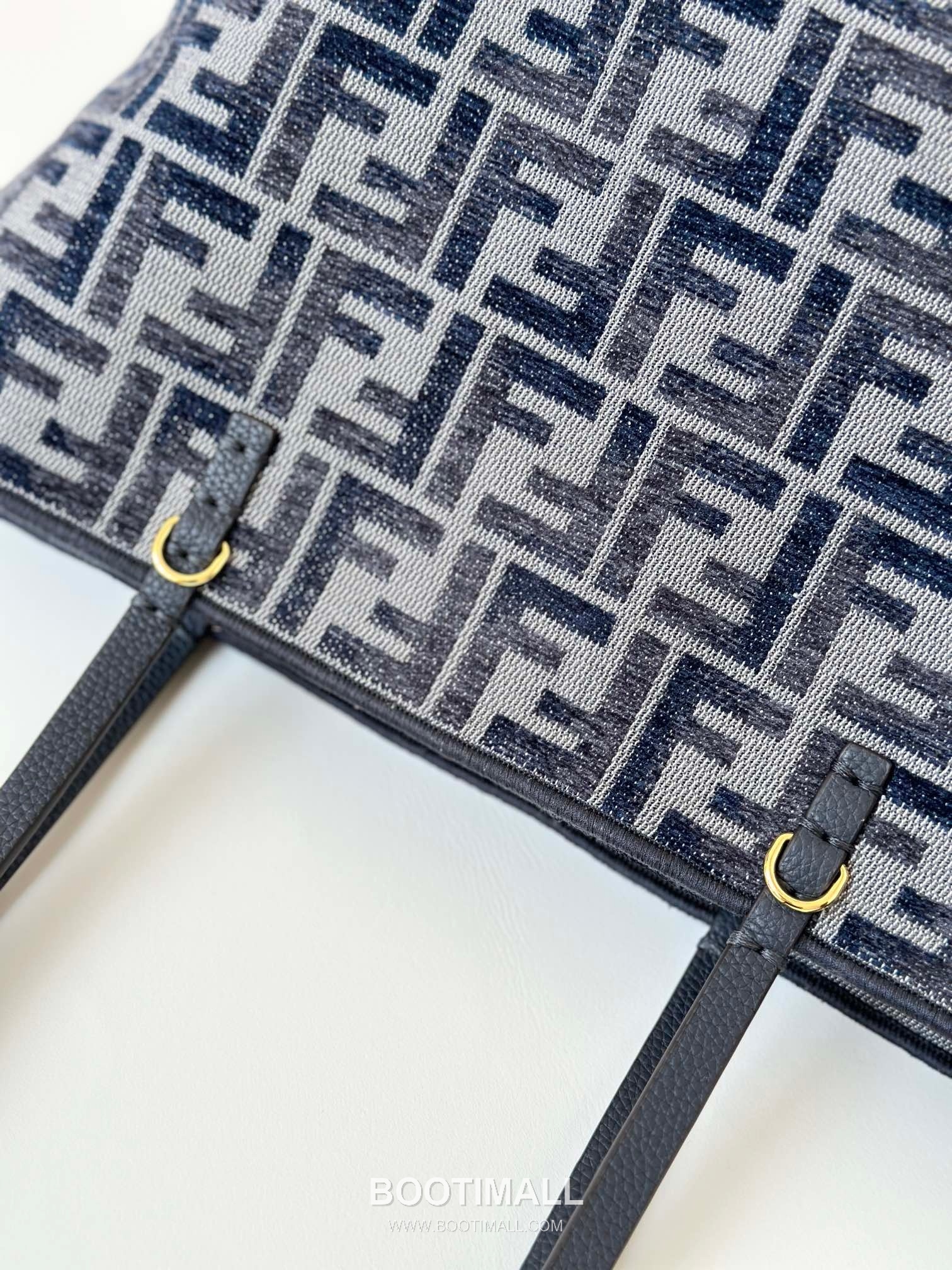 Fendi Roll Reversible FF Denim Blue Tote Bag 펜디 롤 리버서블 FF 데님 블루 토트백 24cm 10