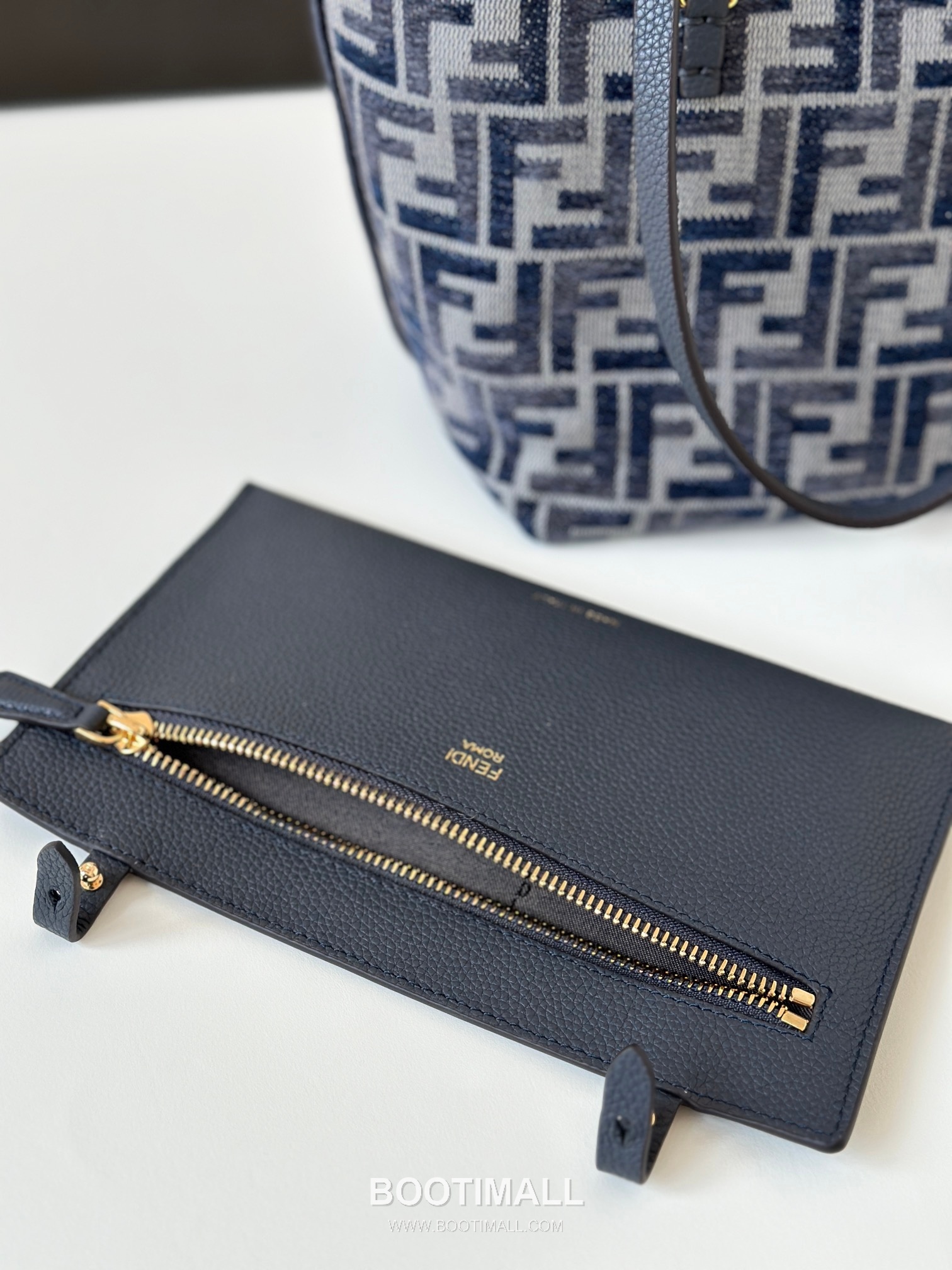 Fendi Roll Reversible FF Denim Blue Tote Bag 펜디 롤 리버서블 FF 데님 블루 토트백 24cm 11