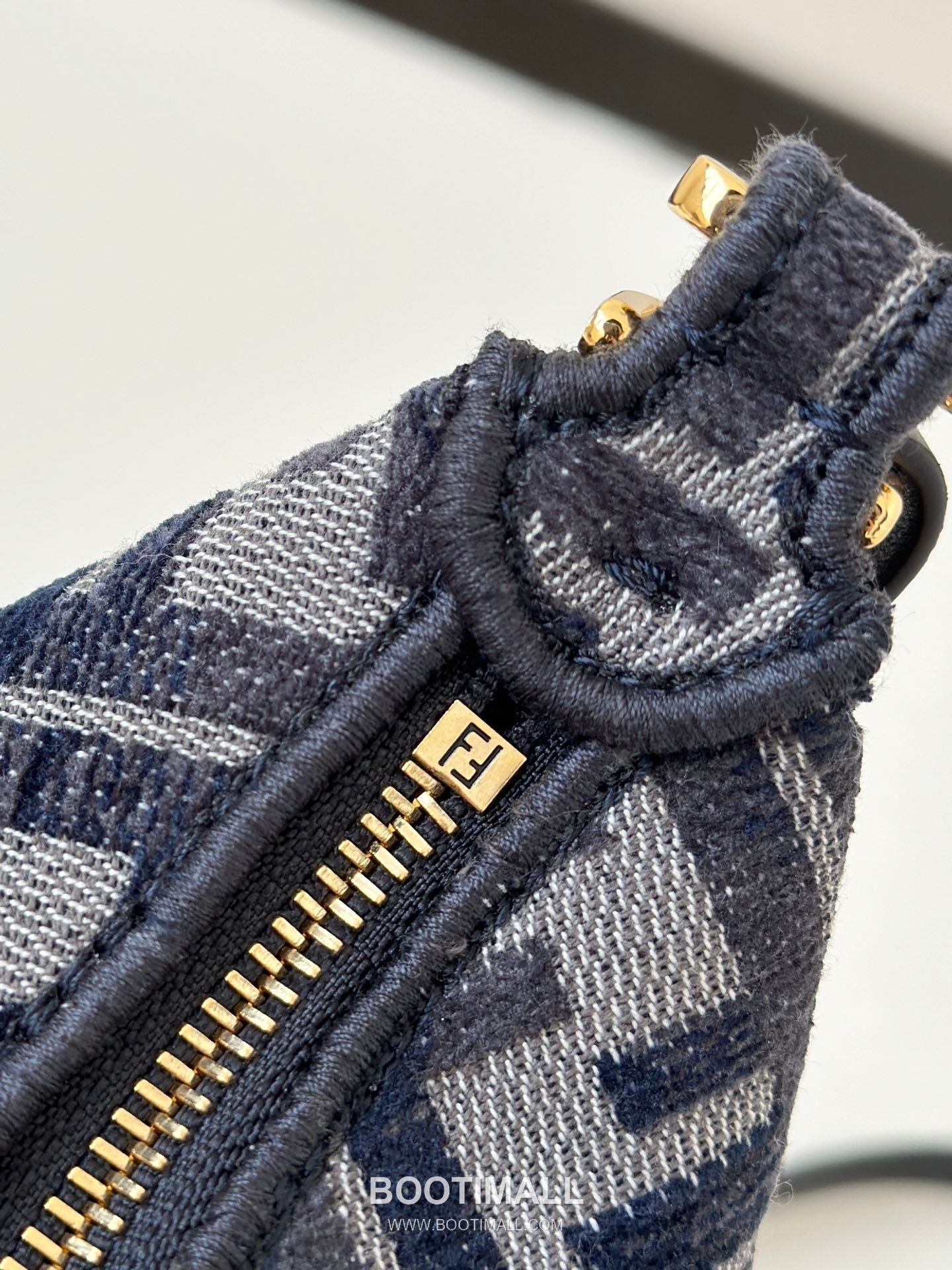 Fendi Fendigraphy FF Gradient Calfskin Shoulder Bag 펜디 펜디그래피 FF 그라데이션 송아지가죽 숄더백 20cm 9