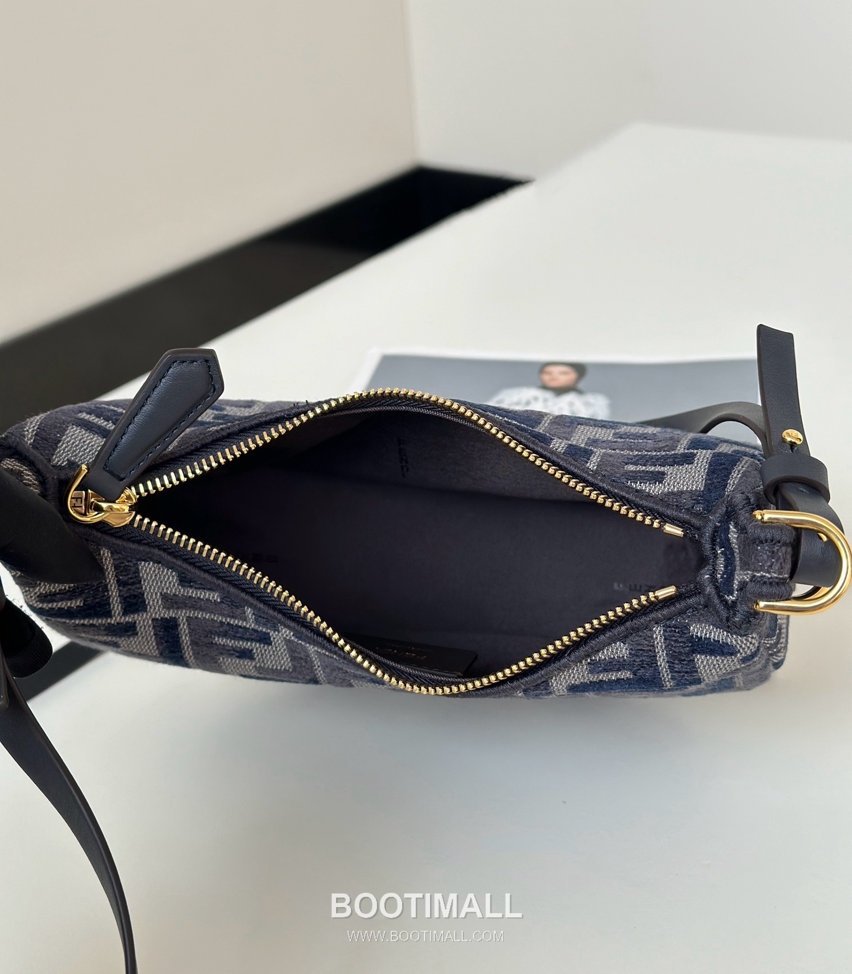 Fendi Fendigraphy FF Gradient Calfskin Shoulder Bag 펜디 펜디그래피 FF 그라데이션 송아지가죽 숄더백 20cm 13