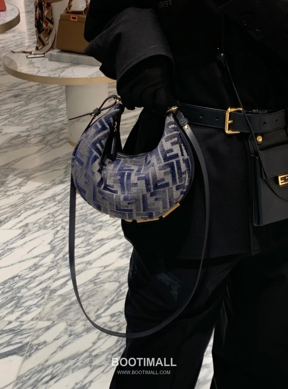 Fendi Fendigraphy FF Gradient Calfskin Shoulder Bag 펜디 펜디그래피 FF 그라데이션 송아지가죽 숄더백 20cm 15