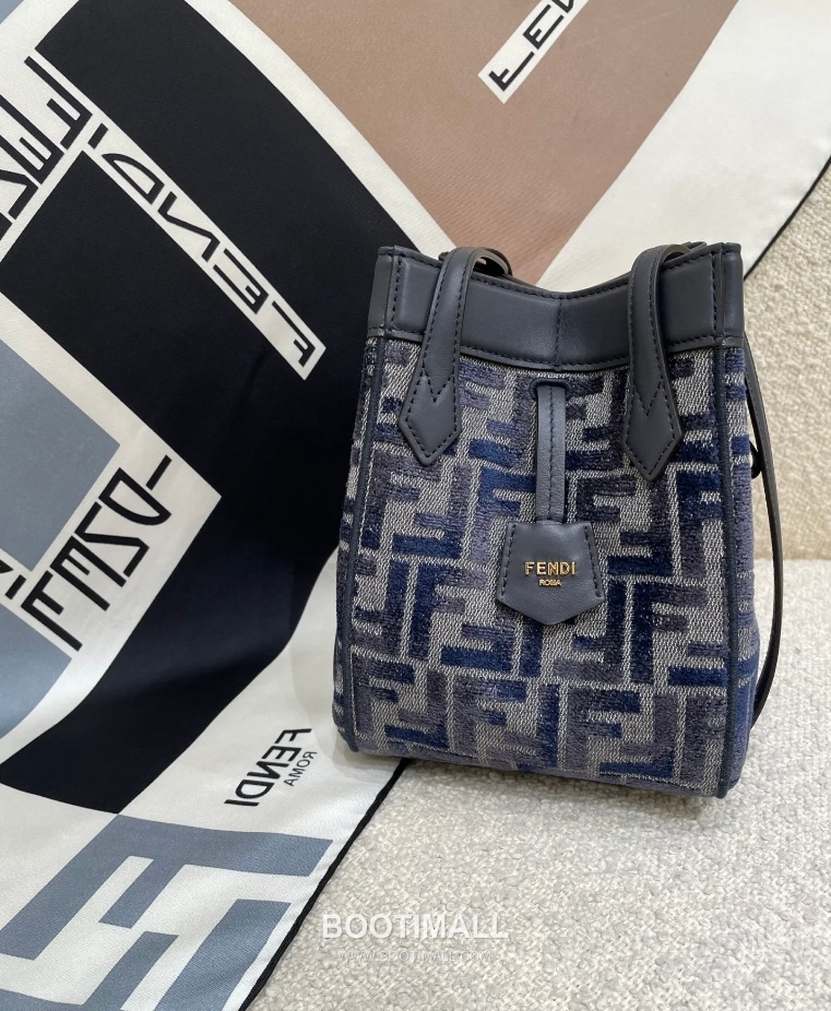 Fendi Origami FF Gradient Calfskin Convertible Tote Bag 펜디 오리가미 FF 그라데이션 송아지가죽 컨버터블 토트백 15cm 2