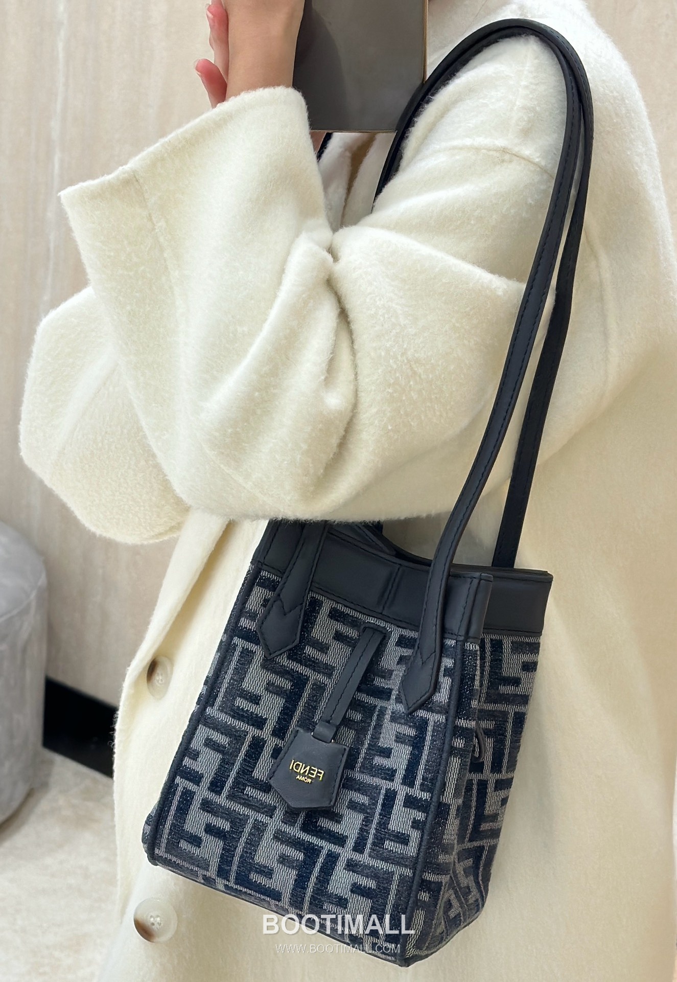 Fendi Origami FF Gradient Calfskin Convertible Tote Bag 펜디 오리가미 FF 그라데이션 송아지가죽 컨버터블 토트백 15cm 9
