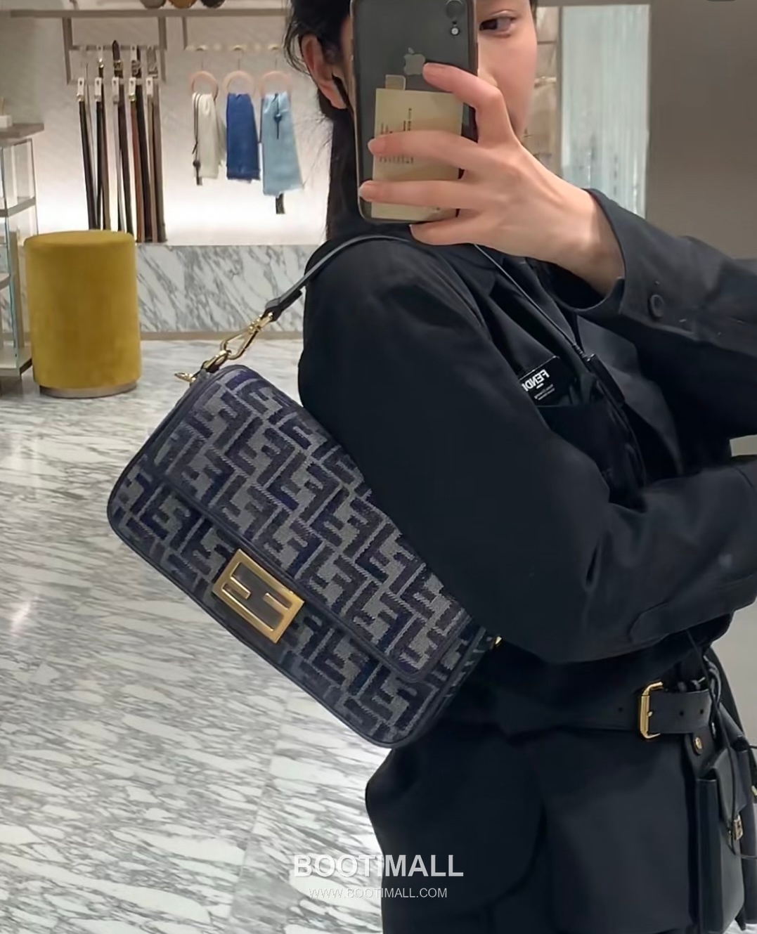 Fendi Baguette Medium FF Chenille Navy Shoulder Bag 펜디 바게트 미디엄 FF 셰닐 네이비 숄더백 27cm 1