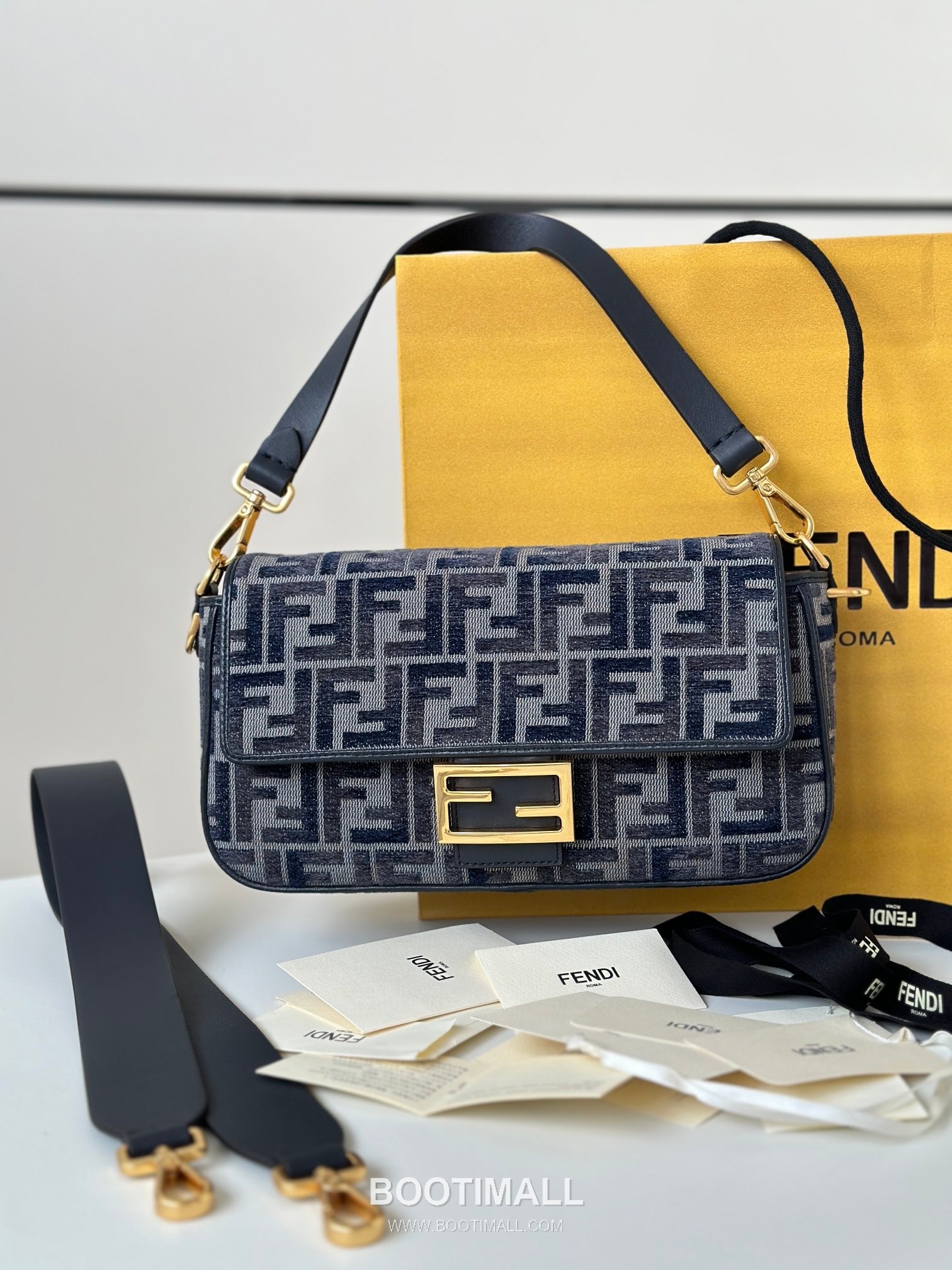 Fendi Baguette Medium FF Chenille Navy Shoulder Bag 펜디 바게트 미디엄 FF 셰닐 네이비 숄더백 27cm 6