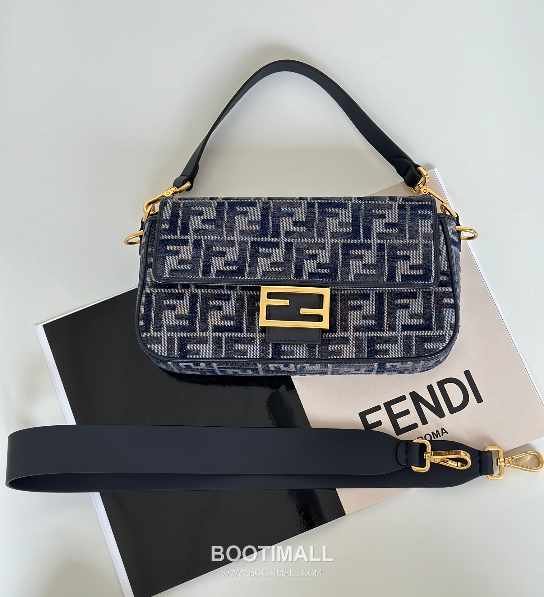 Fendi Baguette Medium FF Chenille Navy Shoulder Bag 펜디 바게트 미디엄 FF 셰닐 네이비 숄더백 27cm 7