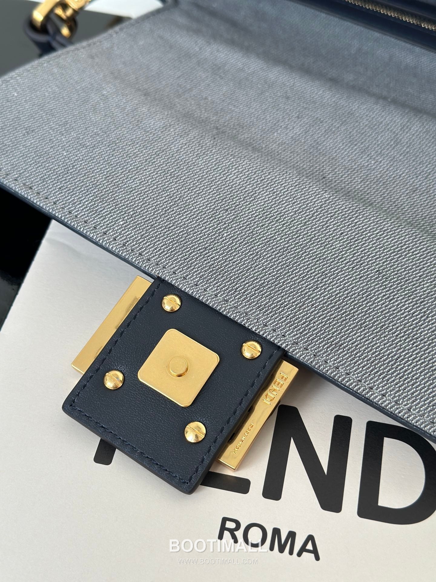 Fendi Baguette Medium FF Chenille Navy Shoulder Bag 펜디 바게트 미디엄 FF 셰닐 네이비 숄더백 27cm 14