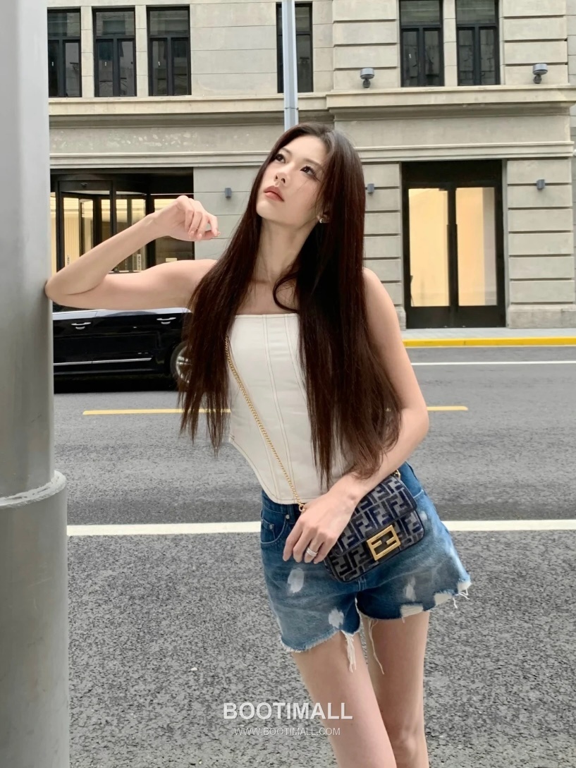 Fendi Baguette FF Gradient Chenille Navy Shoulder Bag 펜디 바게트 FF 그라데이션 셔닐 네이비 숄더백 20cm 2