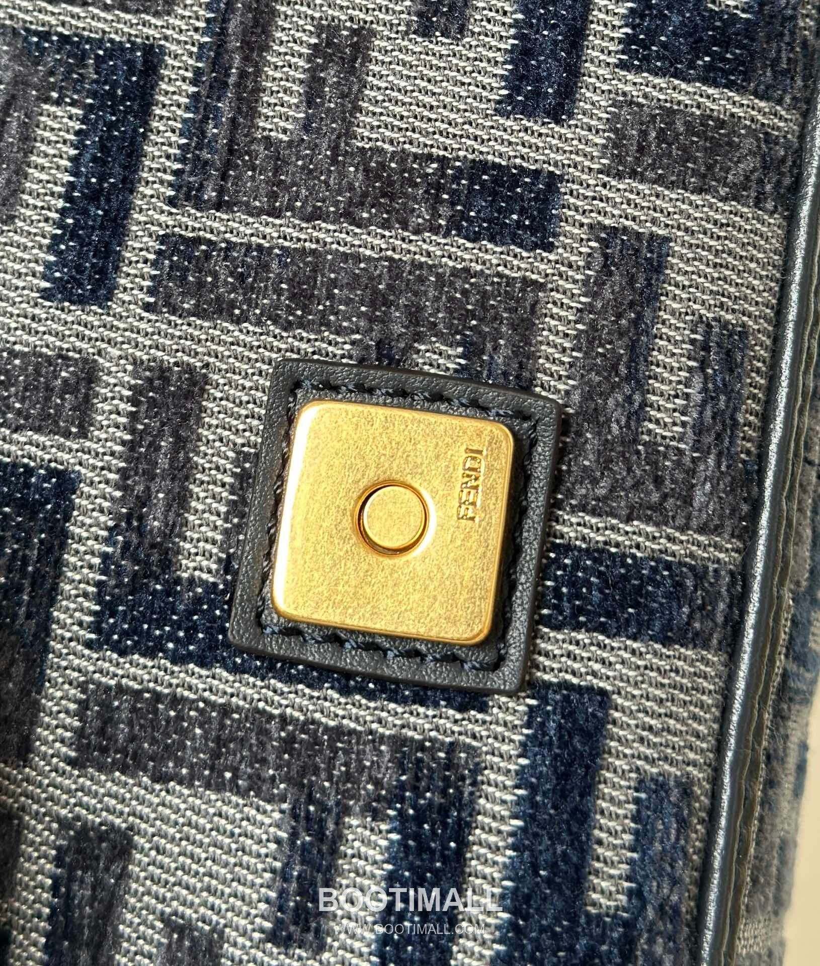 Fendi Baguette FF Gradient Chenille Navy Shoulder Bag 펜디 바게트 FF 그라데이션 셔닐 네이비 숄더백 20cm 17