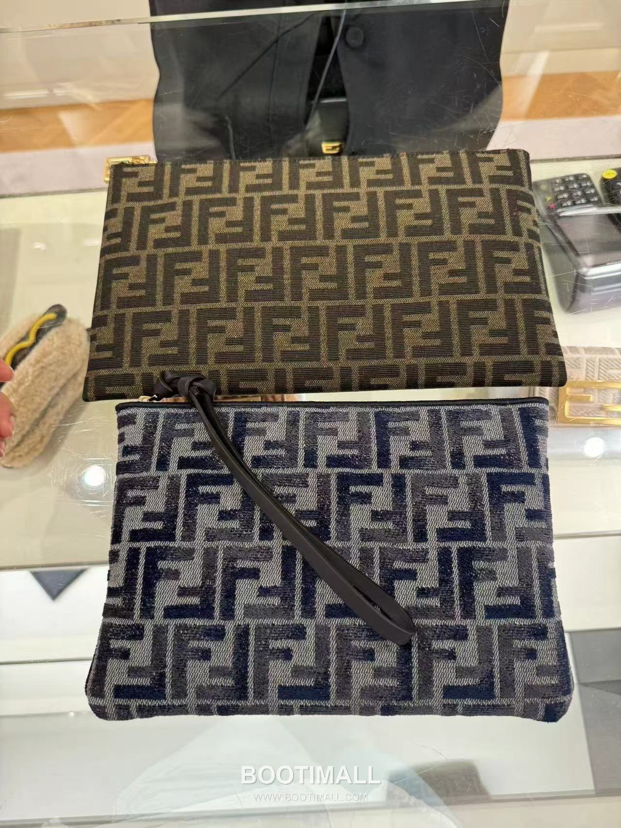 Fendi FF Gradient Calfskin Zip Clutch Bag 펜디 FF 그라데이션 송아지가죽 집 클러치백 25cm 3