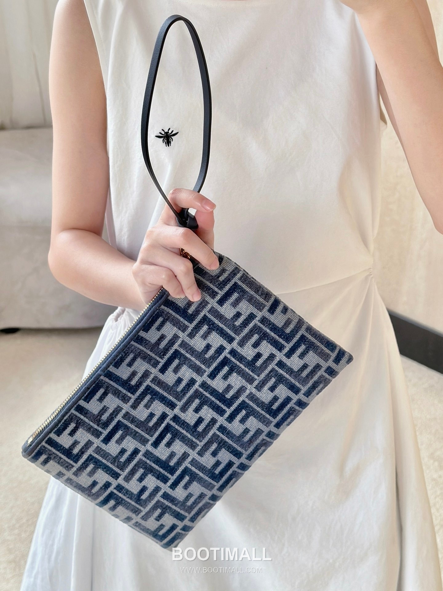 Fendi FF Gradient Calfskin Zip Clutch Bag 펜디 FF 그라데이션 송아지가죽 집 클러치백 25cm 5