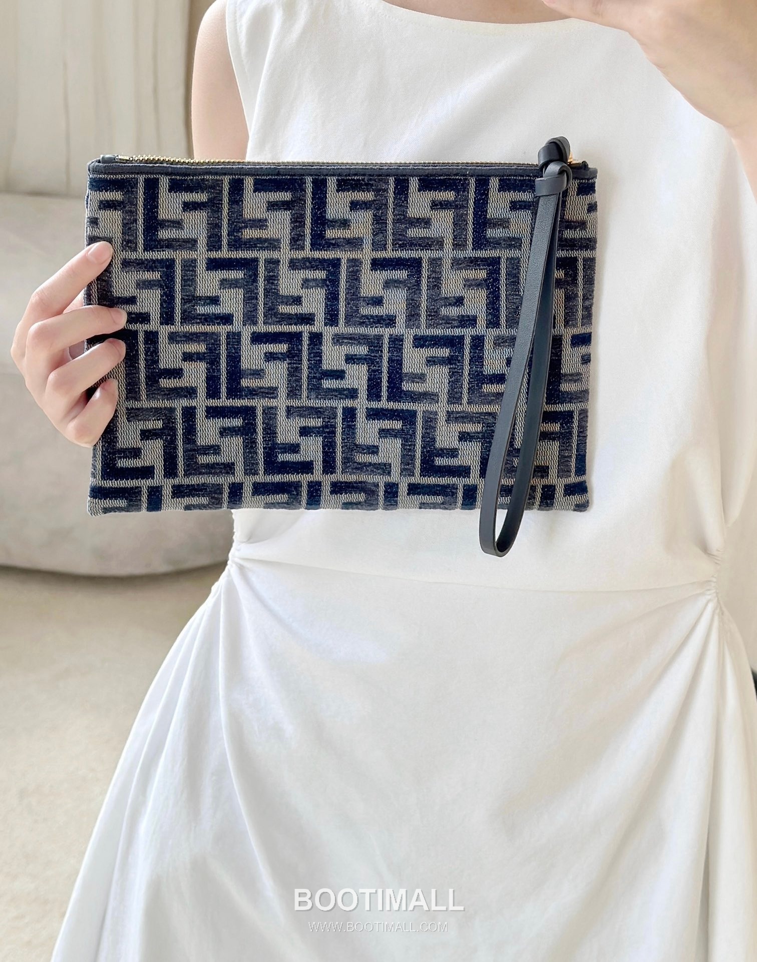 Fendi FF Gradient Calfskin Zip Clutch Bag 펜디 FF 그라데이션 송아지가죽 집 클러치백 25cm 7