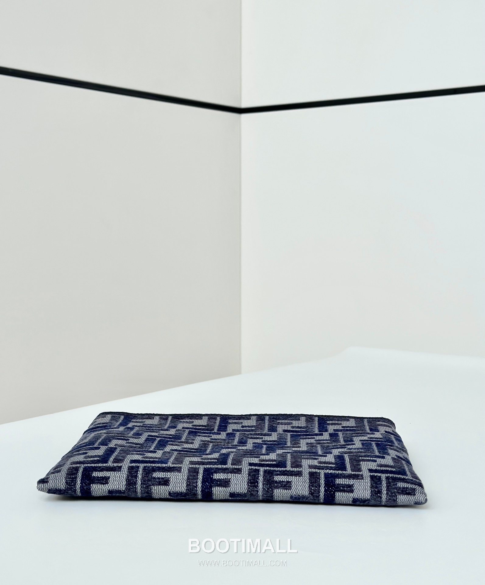 Fendi FF Gradient Calfskin Zip Clutch Bag 펜디 FF 그라데이션 송아지가죽 집 클러치백 25cm 12