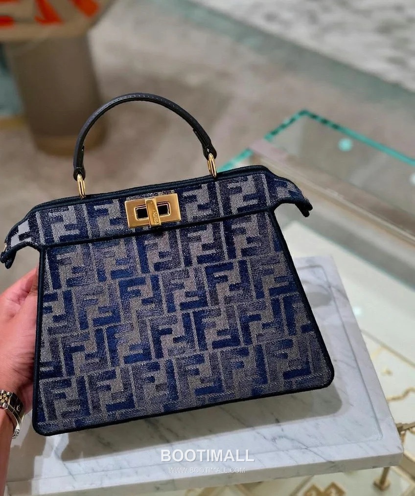 Fendi Peekaboo FF Gradient Calfskin Top Handle Bag 펜디 피카부 FF 그라데이션 송아지가죽 탑핸들백 27cm 15
